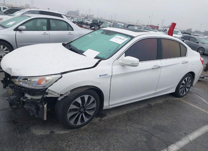 Photo 2 of 2015 Honda Accord HYBRID TOURING (VIN 1HGCR6F70FA010557)