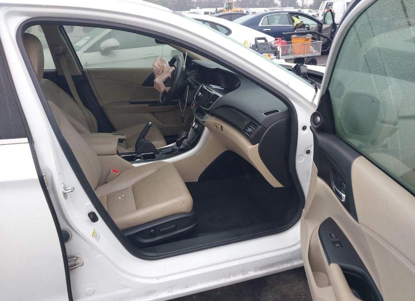 Photo 5 of 2015 Honda Accord HYBRID TOURING (VIN 1HGCR6F70FA010557)