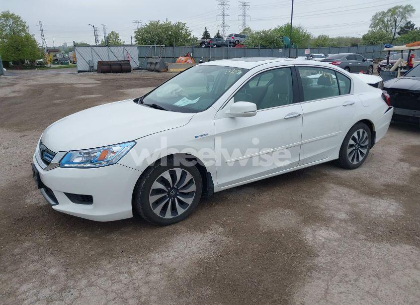 Photo 2 of 2015 Honda Accord HYBRID TOURING (VIN 1HGCR6F71FA013354)
