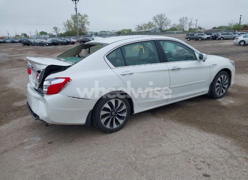 Photo 4 of 2015 Honda Accord HYBRID TOURING (VIN 1HGCR6F71FA013354)