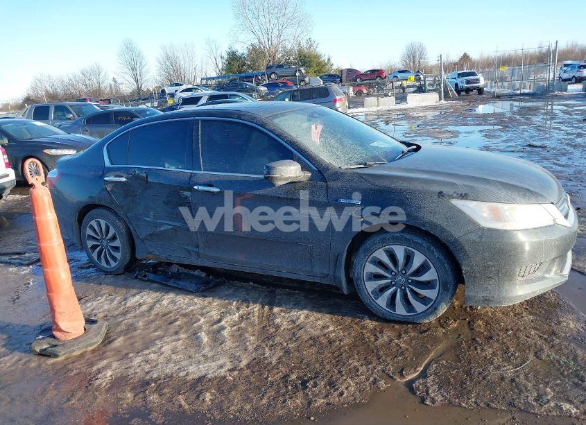 Photo 13 of 2014 Honda Accord HYBRID TOURING (VIN 1HGCR6F76EA000548)