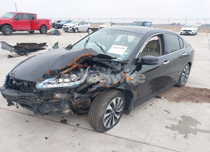 Photo 2 of 2015 Honda Accord HYBRID TOURING (VIN 1HGCR6F78FA000892)