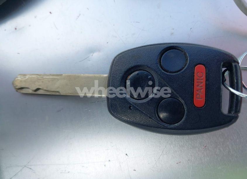 Photo 11 of 2009 Honda Accord CPE LX-S (VIN 1HGCS11319A008915)