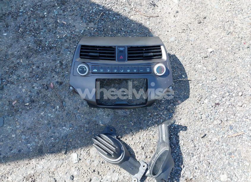 Photo 12 of 2009 Honda Accord 2.4 LX-S (VIN 1HGCS12339A014004)