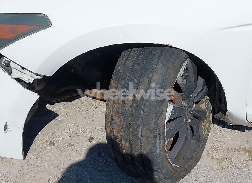 Photo 13 of 2010 Honda Accord 2.4 LX-S (VIN 1HGCS1B33AA021314)