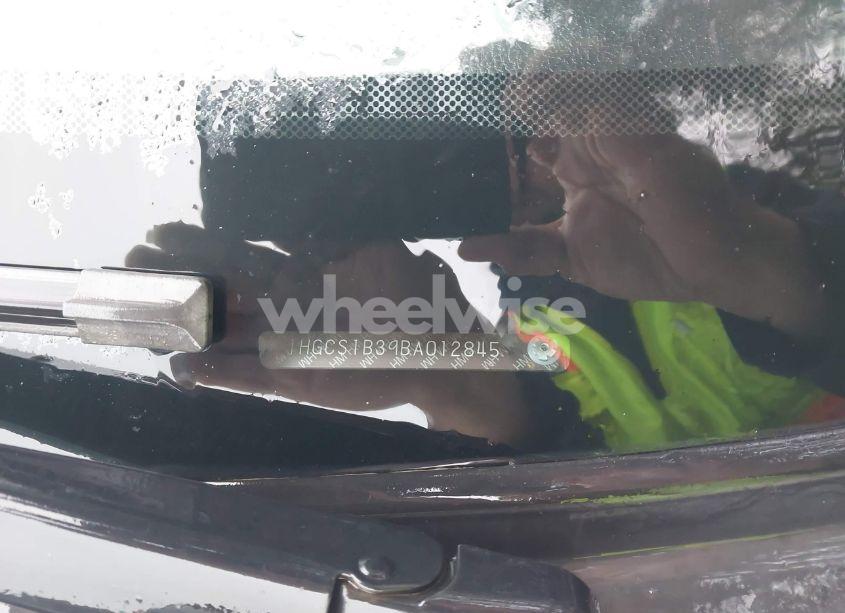 Photo 17 of 2011 Honda Accord LX-S (VIN 1HGCS1B39BA012845)