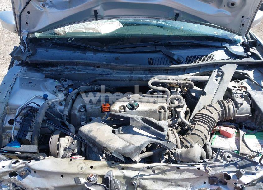 Photo 10 of 2010 Honda Accord 2.4 EX-L (VIN 1HGCS1B80AA003865)