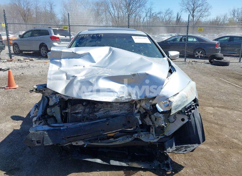 Photo 13 of 2010 Honda Accord 2.4 EX-L (VIN 1HGCS1B80AA003865)