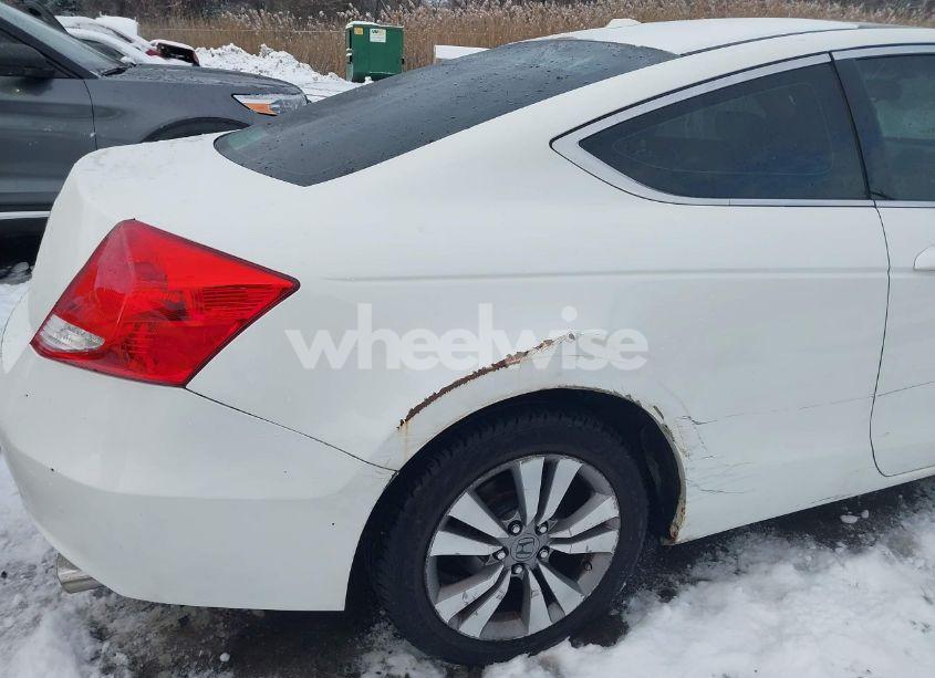 Photo 21 of 2011 Honda Accord 2.4 EX-L (VIN 1HGCS1B84BA013915)