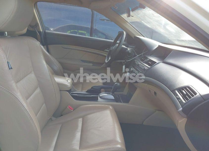 Photo 5 of 2012 Honda Accord CPE 2.4 EX-L/EX-L (VIN 1HGCS1B84CA020994)