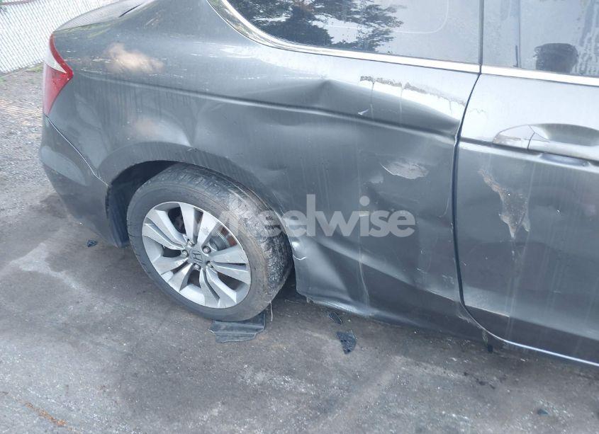 Photo 6 of 2010 Honda Accord 2.4 EX-L (VIN 1HGCS1B87AA016774)