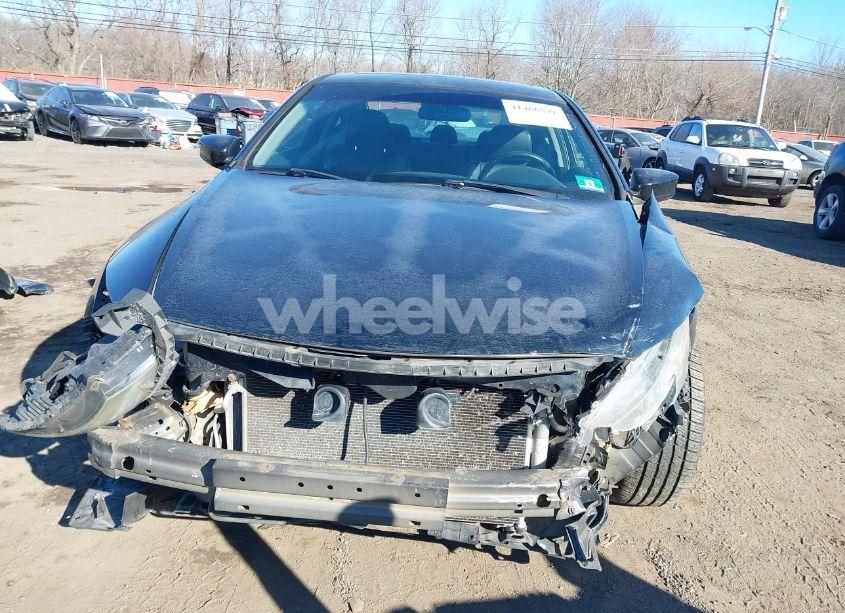 Photo 6 of 2011 Honda Accord 2.4 EX-L (VIN 1HGCS1B8XBA010565)