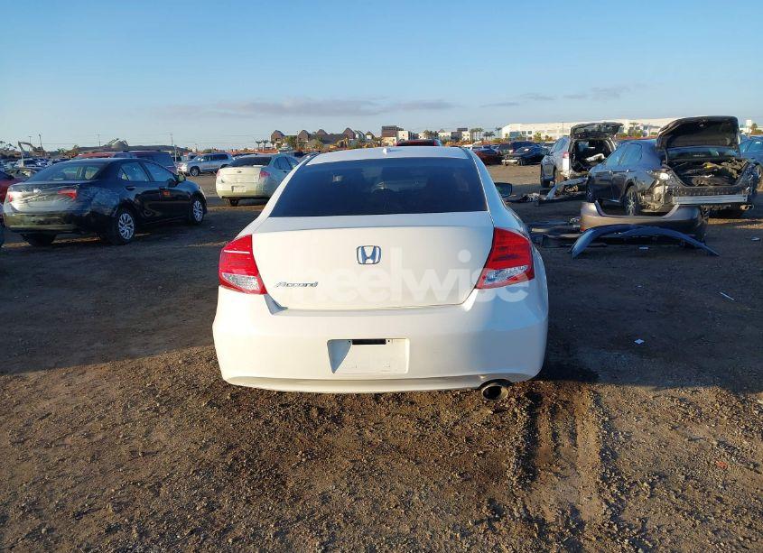 Photo 16 of 2011 Honda Accord 2.4 EX-L (VIN 1HGCS1B8XBA011361)