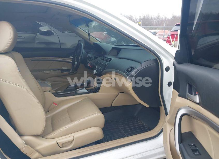 Photo 5 of 2009 Honda Accord CPE EX-L (VIN 1HGCS22839A003554)