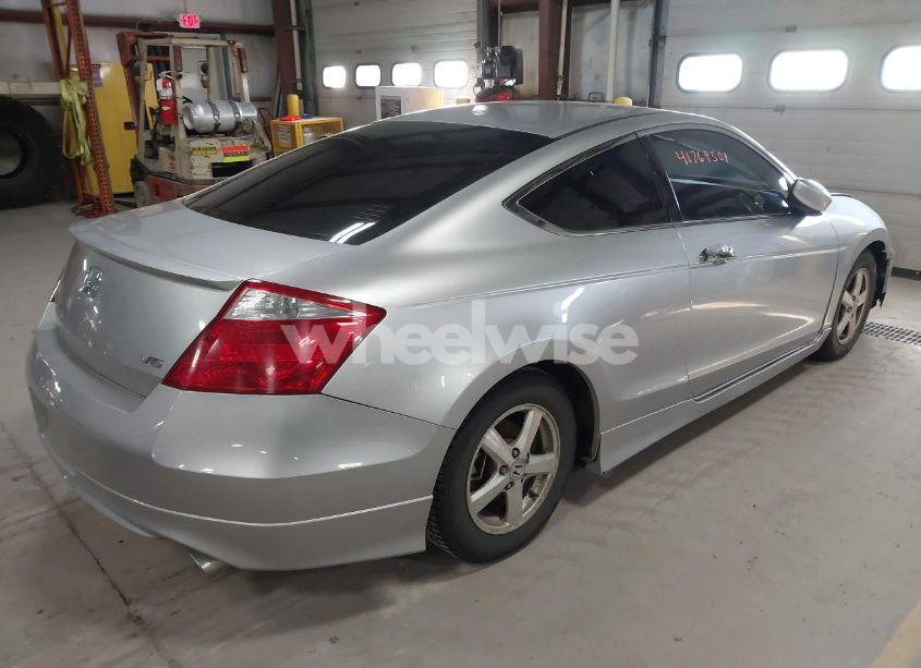 Photo 4 of 2008 Honda Accord 3.5 EX-L (VIN 1HGCS22848A800636)