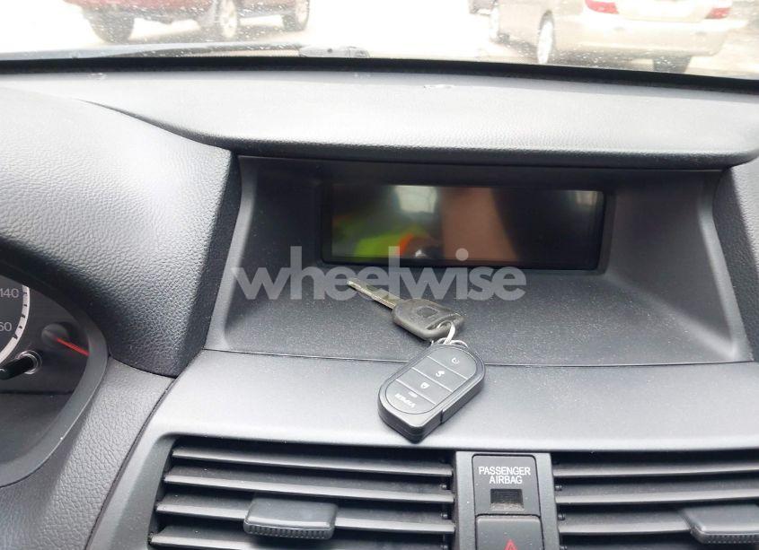 Photo 11 of 2010 Honda Accord 3.5 EX-L (VIN 1HGCS2A80AA006918)