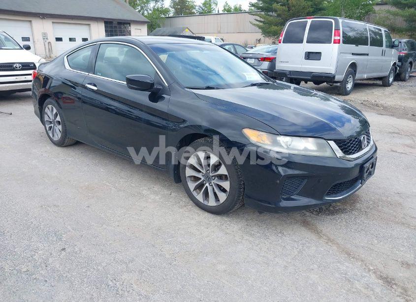 2013 Honda Accord LX-S (VIN 1HGCT1B37DA002007) main photo