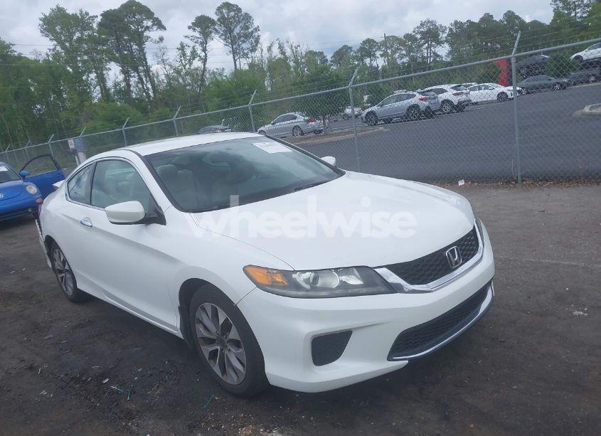 2015 Honda Accord LX-S (VIN 1HGCT1B39FA002139) main photo