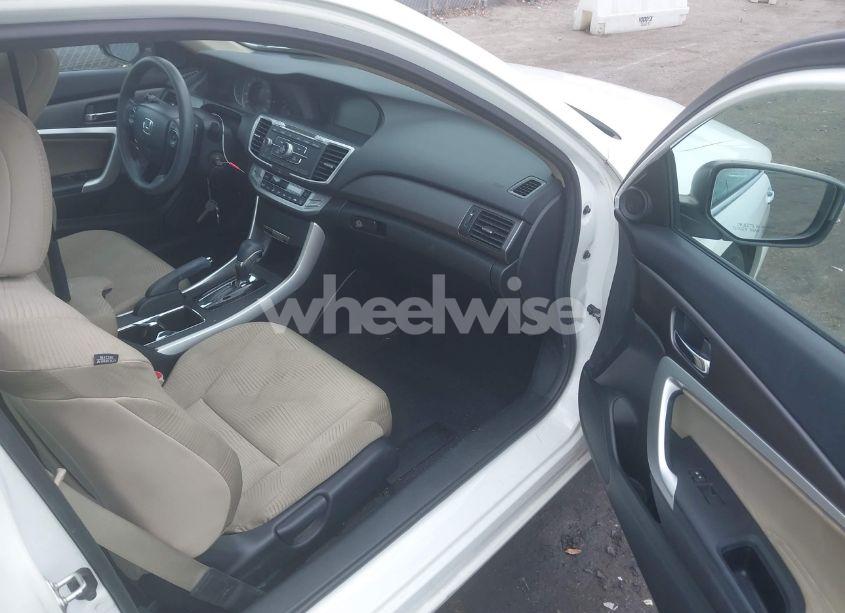 Photo 5 of 2015 Honda Accord LX-S (VIN 1HGCT1B39FA002139)