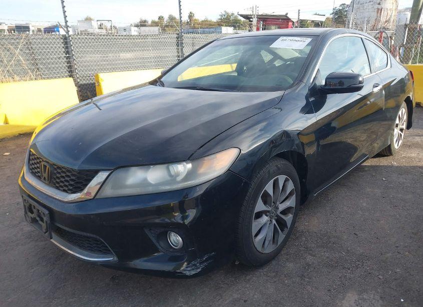 Photo 2 of 2013 Honda Accord EX (VIN 1HGCT1B70DA001820)