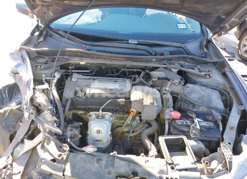 Photo 10 of 2013 Honda Accord EX (VIN 1HGCT1B71DA018433)