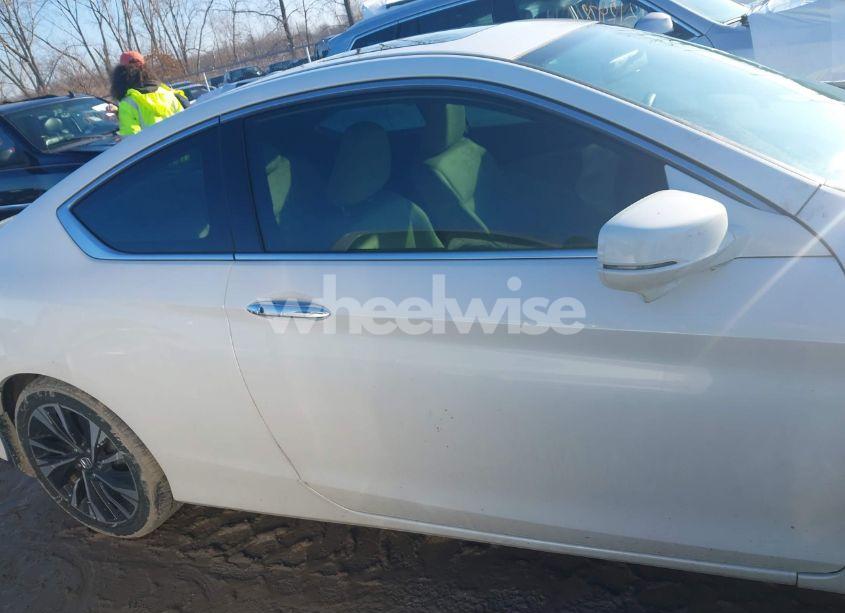 Photo 13 of 2016 Honda Accord EX (VIN 1HGCT1B71GA001054)