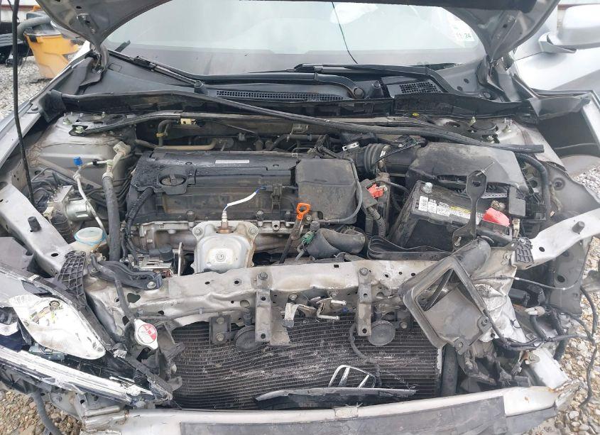 Photo 10 of 2016 Honda Accord EX-L (VIN 1HGCT1B81GA010331)