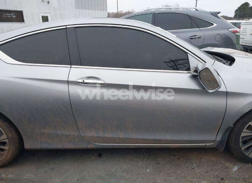 Photo 12 of 2016 Honda Accord EX-L (VIN 1HGCT1B8XGA004723)