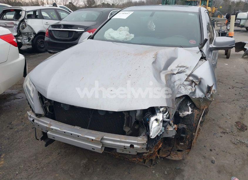 Photo 6 of 2016 Honda Accord EX-L (VIN 1HGCT1B8XGA004723)