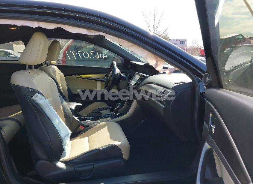 Photo 5 of 2016 Honda Accord EX-L (VIN 1HGCT1B8XGA010957)