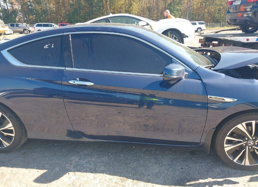 Photo 13 of 2017 Honda Accord EX-L (VIN 1HGCT1B8XHA000141)