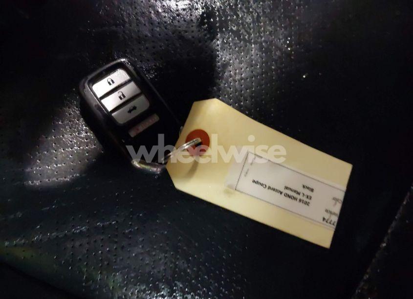 Photo 11 of 2016 Honda Accord EX-L V-6 (VIN 1HGCT2A88GA005070)