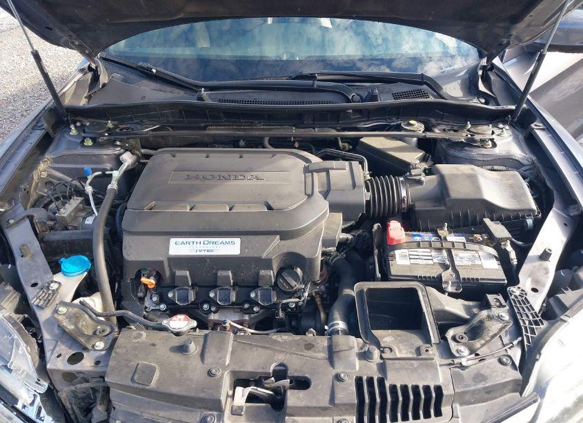 Photo 10 of 2016 Honda Accord TOURING (VIN 1HGCT2B00GA000700)