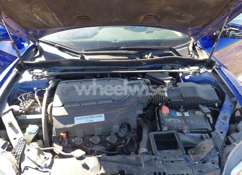 Photo 10 of 2016 Honda Accord TOURING (VIN 1HGCT2B00GA002172)