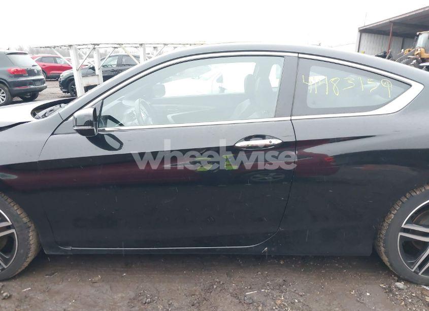 Photo 14 of 2017 Honda Accord TOURING V6 (VIN 1HGCT2B03HA000062)