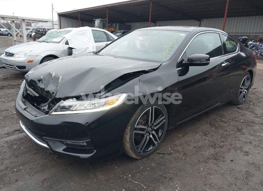 Photo 2 of 2017 Honda Accord TOURING V6 (VIN 1HGCT2B03HA000062)