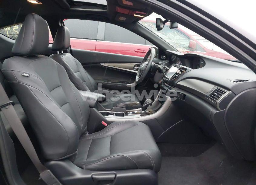 Photo 5 of 2017 Honda Accord TOURING V6 (VIN 1HGCT2B03HA000062)