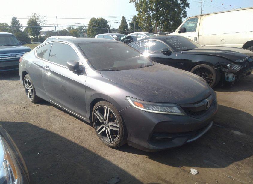 2017 Honda Accord TOURING V6 (VIN 1HGCT2B03HA005438) main photo