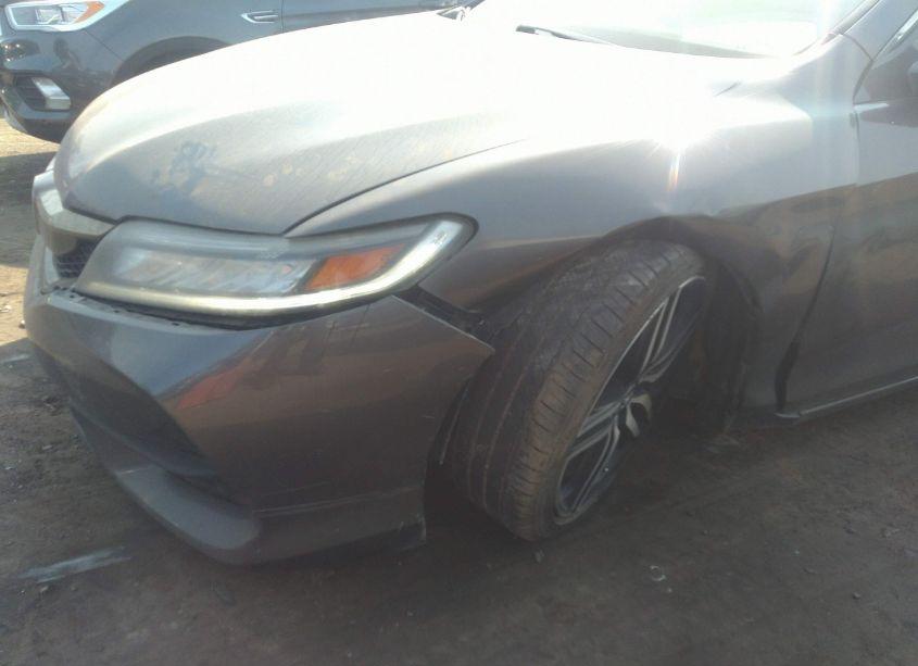 Photo 6 of 2017 Honda Accord TOURING V6 (VIN 1HGCT2B03HA005438)