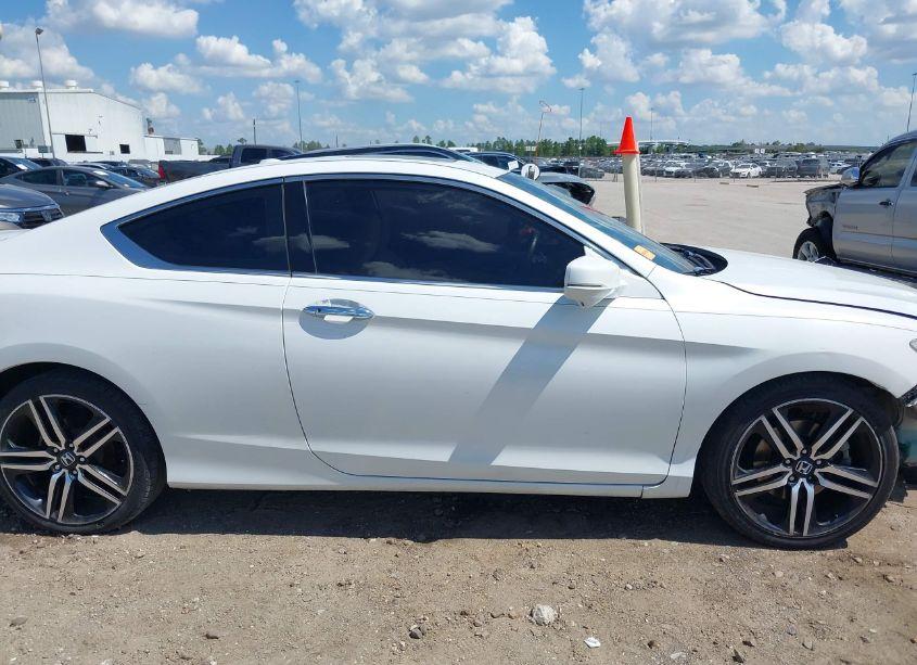 Photo 14 of 2017 Honda Accord TOURING V6 (VIN 1HGCT2B04HA001723)