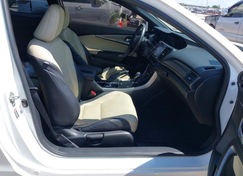 Photo 5 of 2017 Honda Accord TOURING V6 (VIN 1HGCT2B04HA001723)