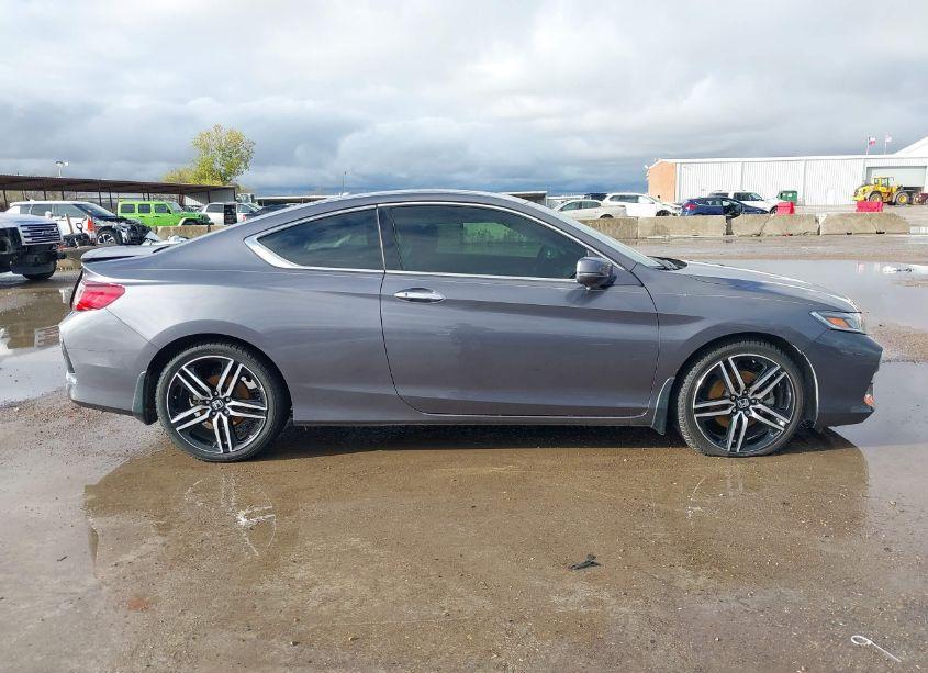 Photo 13 of 2017 Honda Accord TOURING V6 (VIN 1HGCT2B06HA001772)