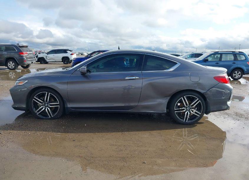 Photo 14 of 2017 Honda Accord TOURING V6 (VIN 1HGCT2B06HA001772)