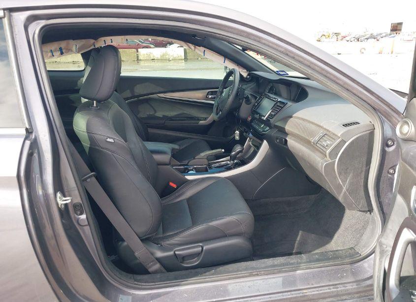 Photo 5 of 2017 Honda Accord TOURING V6 (VIN 1HGCT2B06HA001772)