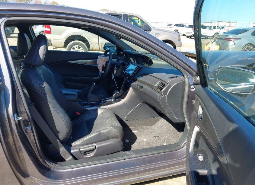 Photo 5 of 2016 Honda Accord TOURING (VIN 1HGCT2B08GA003375)