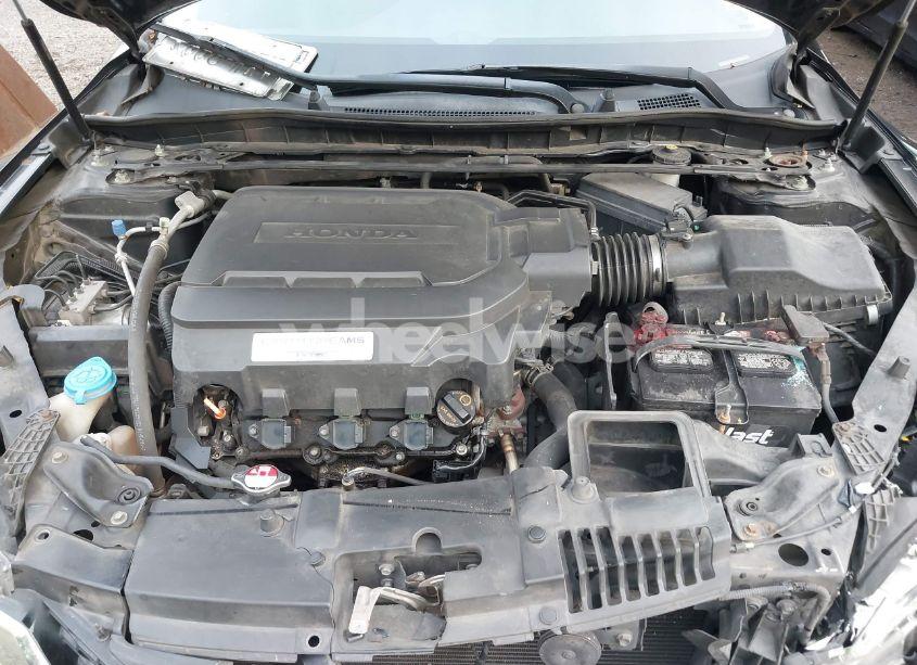 Photo 10 of 2013 Honda Accord EX-L V-6 (VIN 1HGCT2B81DA001677)