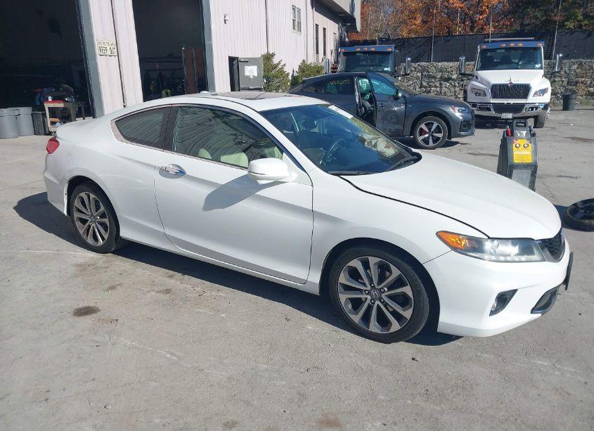 2015 Honda Accord EX-L V-6 (VIN 1HGCT2B81FA008017) main photo