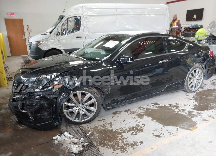 Photo 2 of 2014 Honda Accord EX-L V-6 (VIN 1HGCT2B84EA000251)