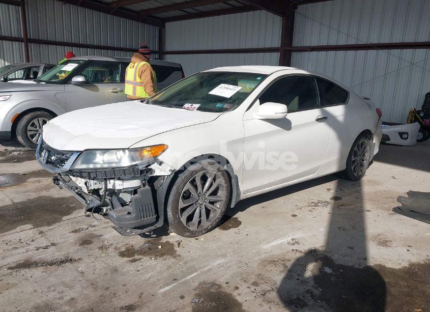 Photo 2 of 2013 Honda Accord EX-L V-6 (VIN 1HGCT2B85DA004212)