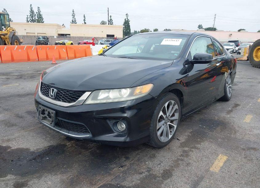 Photo 2 of 2013 Honda Accord EX-L V-6 (VIN 1HGCT2B86DA005689)